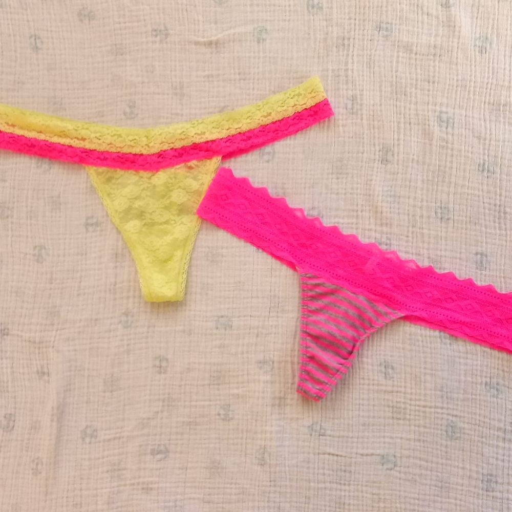 VS PINK Lacey Thong Set